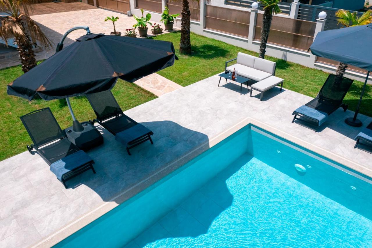 Villa Liana , Private Villa With Pool And Garden Vergia Экстерьер фото