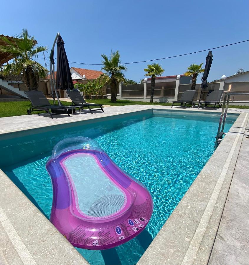 Villa Liana , Private Villa With Pool And Garden Vergia Экстерьер фото