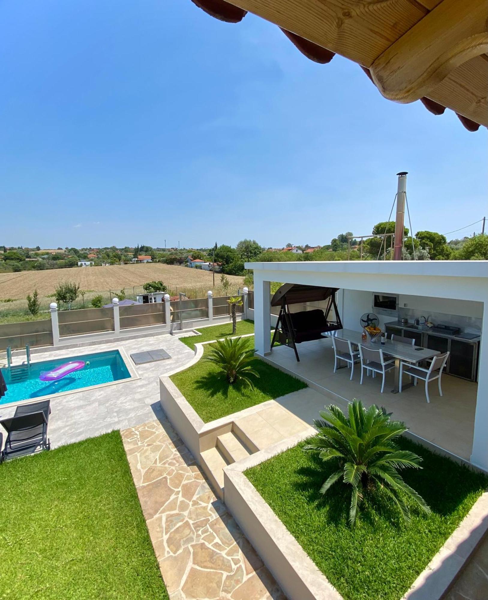 Villa Liana , Private Villa With Pool And Garden Vergia Экстерьер фото